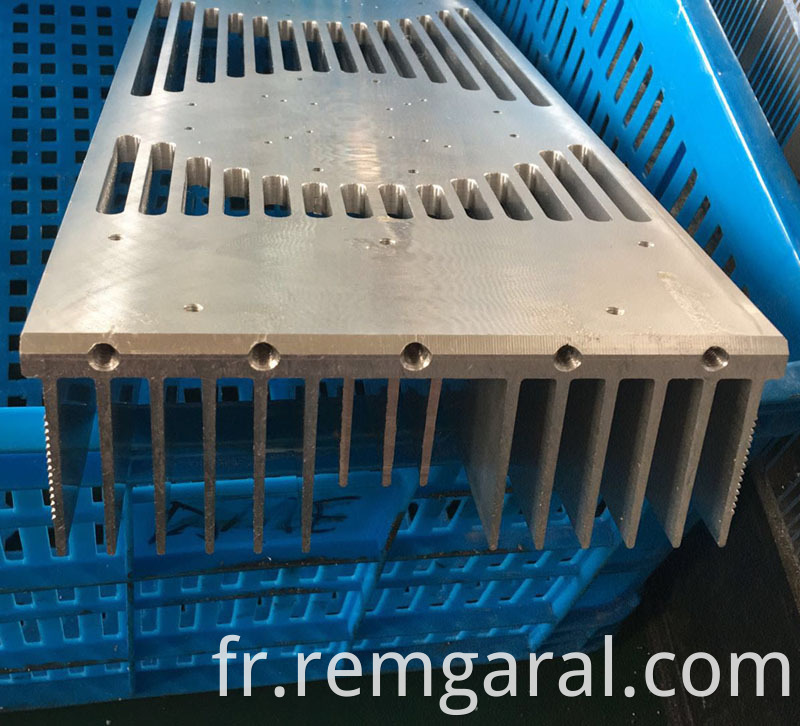 CNC machining aluminum heatsink extrusion